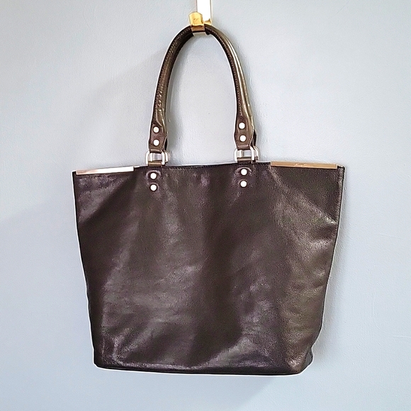 KENNETH COLE 🥰EXTRA LARGE 😍BLACK LEATHER TOTE BAG 🖤🐢 - Picture 2 of 16